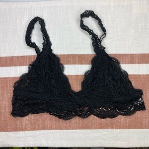 EUC ANEMONE BLACK LACE BRALETTE M/L